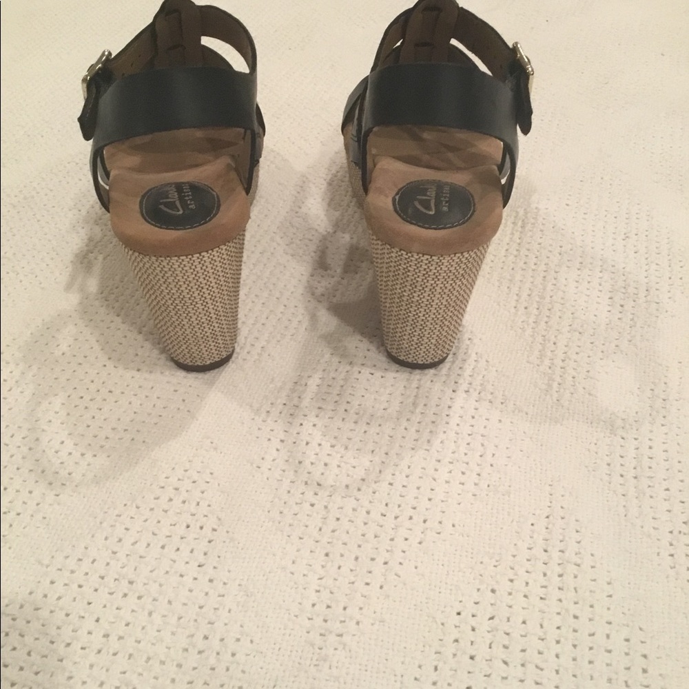 CLARKS SANDALS - Picture 3 of 11